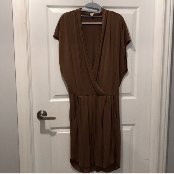 Aritzia Dresses & Skirts - Wilfred Wrap Dress Short Sleeve Brown Size Medium